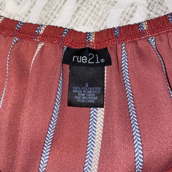 Off the shoulder romper small - Picture 3 of 3